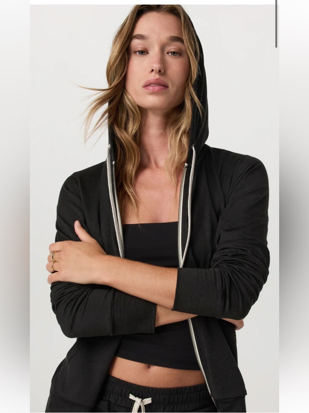 Vuori Performance Black Zip Hoodie Jacket 🖤🍁